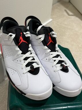 Men’s Nike Air Jordan White Black Red Low-Top Sneakers